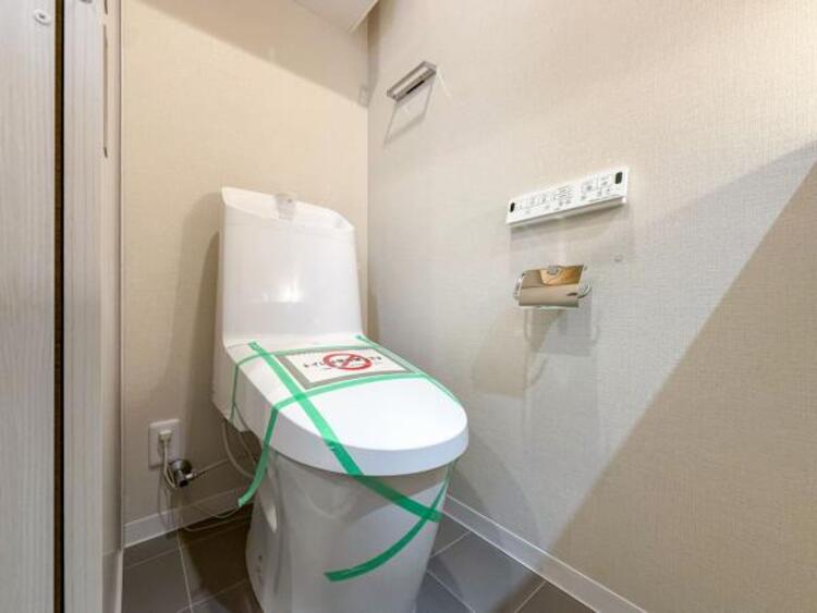 トイレ 清潔感溢れるトイレ。落ち着いた空間で安らぎのひとときをお過ごしいただけます。