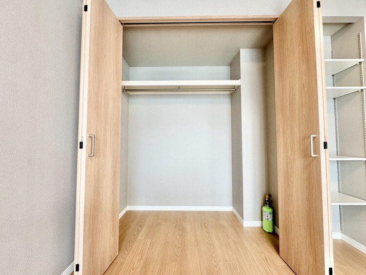 その他 収納スペースが付いていて、お部屋を広く使っていただけます。