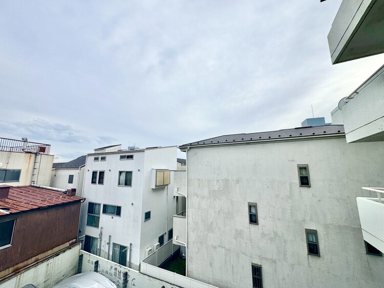 その他 眺望や窓からの景色が良いと、家で過ごす時間も快適です。