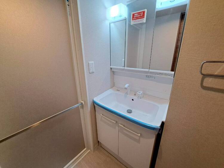 その他 清潔感を感じられる洗面化粧台。