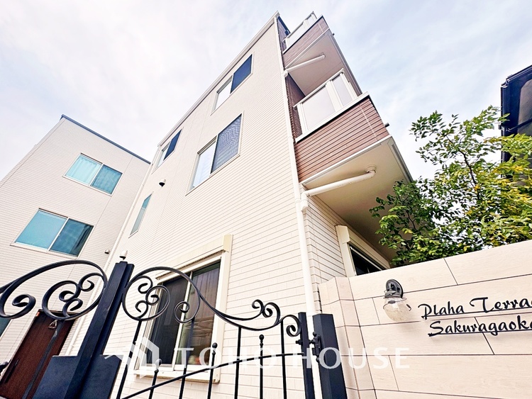 その他 叶えたかったのは落ち着きのあるナチュラルな風合い、そして開放感があるリビング。優雅な気分に浸れる幸せな時間を家族が自然と集まりたくなるこの空間で。