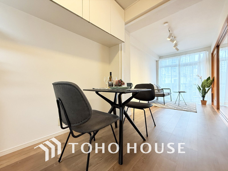 内装 広がりのある住空間、家族が集まるリビング・ダイニング