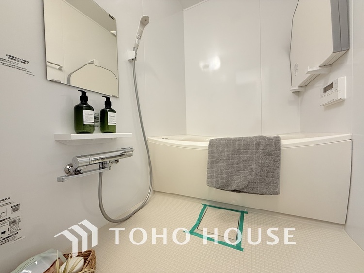 風呂 一日の疲れを癒すバスルームは、心地よいリラックスを叶える清潔感溢れる空間