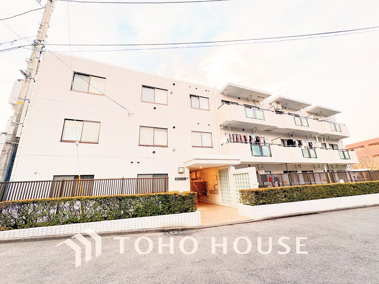 外観 〜「鶴川」駅徒歩11分〜南向きのため陽当たり良好〜