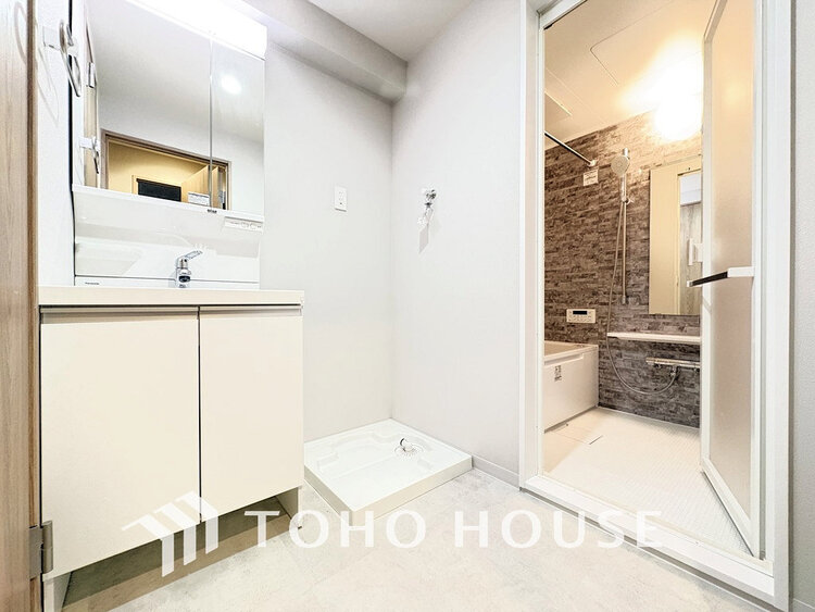 洗面 大きな洗面鏡付き、朝の身支度も楽しくなりますね