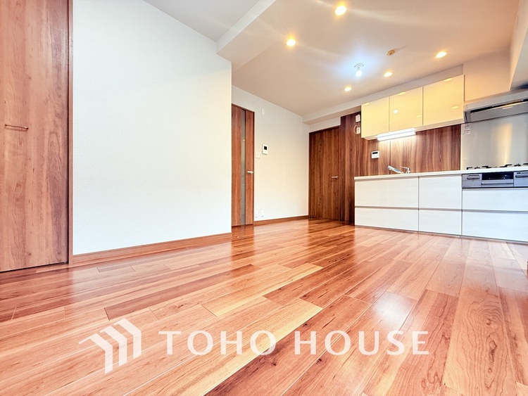 内装 広がりのある住空間、家族が集まるリビング・ダイニング