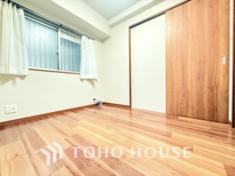 内装 採光もある洋室は、くつろぎのひと時を過ごすのにぴったり