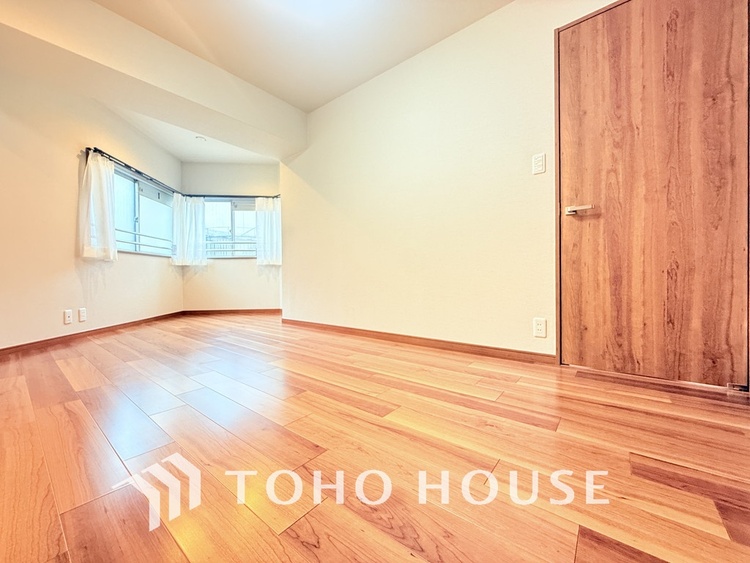 内装 1日の疲れを癒し、心地よく寛げるようゆったりとした広さをしています