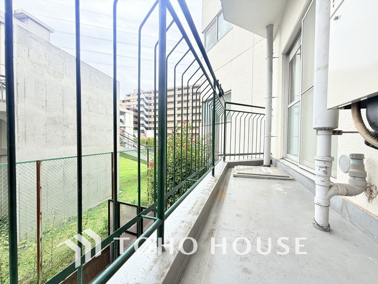 バルコニー 陽当たり良好なバルコニー