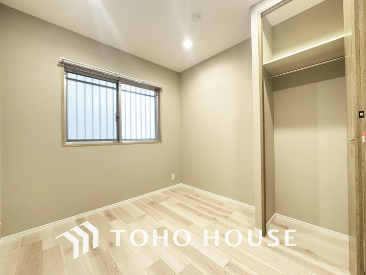 内装 採光もある洋室は、くつろぎのひと時を過ごすのにぴったり