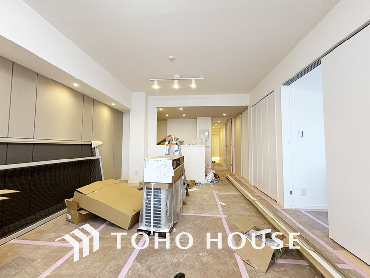 内装 広がりのある住空間、家族が集まるリビング・ダイニング（リフォーム中）