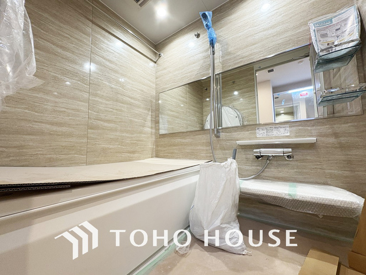 風呂 一日の疲れを癒すバスルームは、心地よいリラックスを叶える清潔感溢れる空間