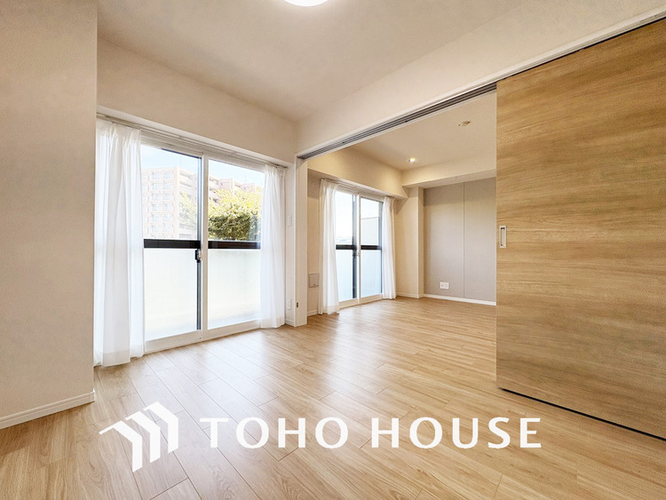 内装 1日の疲れを癒し、心地よく寛げるようゆったりとした広さをしています