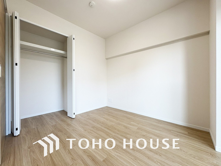 内装 シンプルですっきりとした室内は飽きのこない居心地の良い雰囲気です