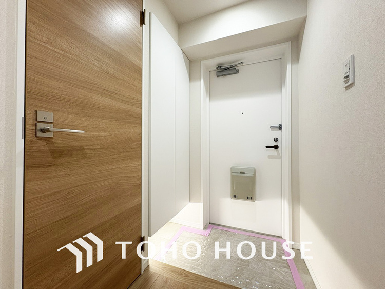 玄関 飾り過ぎないシンプルな内装の玄関