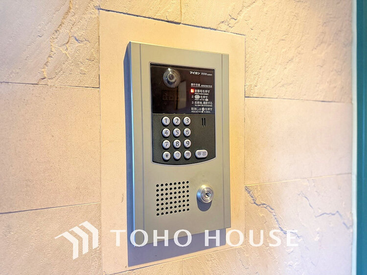 エントランス エントランスはオートロック完備で安心のセキュリティ性