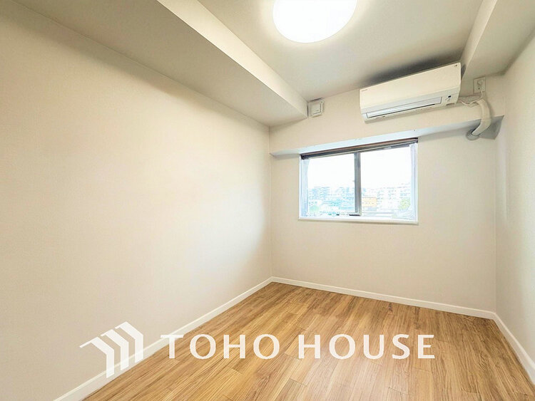 内装 シンプルですっきりとした室内は飽きのこない居心地の良い雰囲気(現地には家具があります)