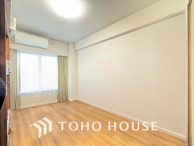 内装 1日の疲れを癒し、心地よく寛げるようゆったりとした広さをしています(現地には家具があります)