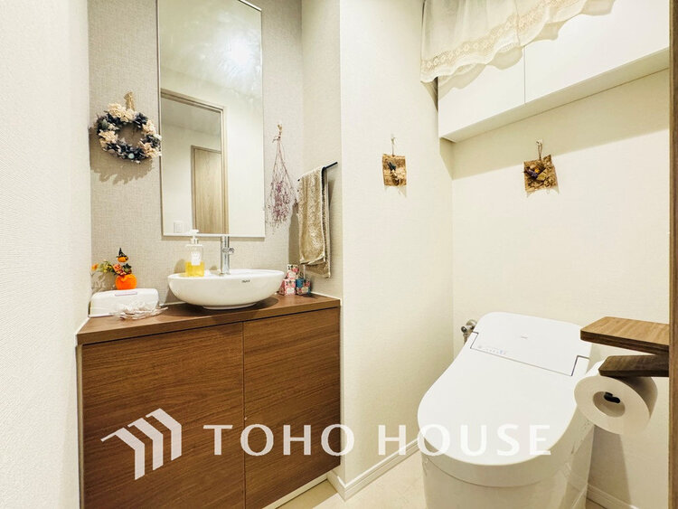 トイレ トイレには快適な温水洗浄便座付