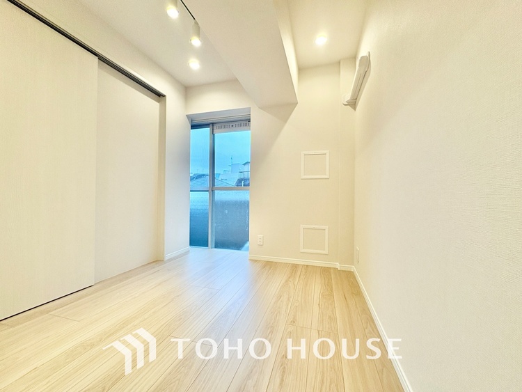 内装 光あふれるリビングは、笑顔の舞台。家族みんなで過ごすかけがえのない時間が、温かい思い出を作ります。