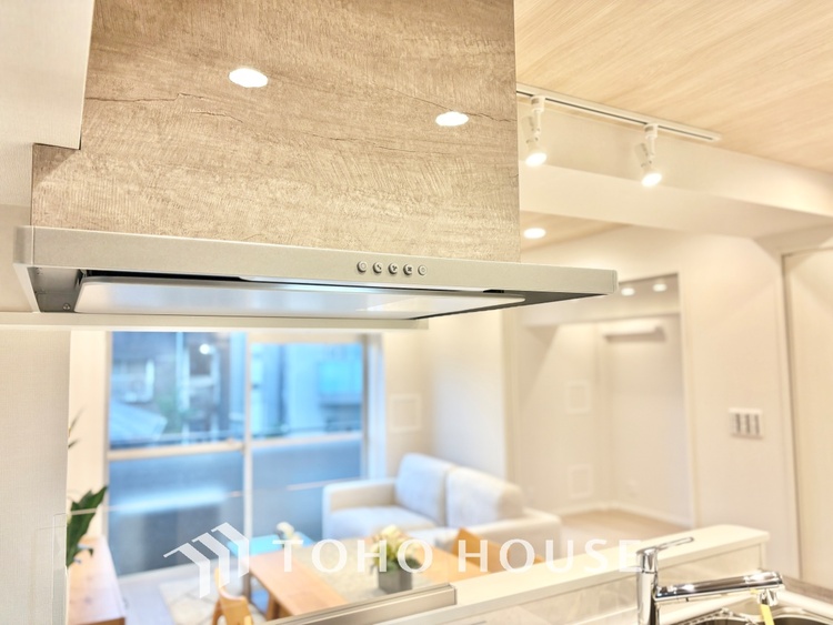 キッチン 五感を刺激する、美食のクリエイティブな場所。ここはただの調理場ではなく、豊かな人生を紡ぐための特別な空間です。