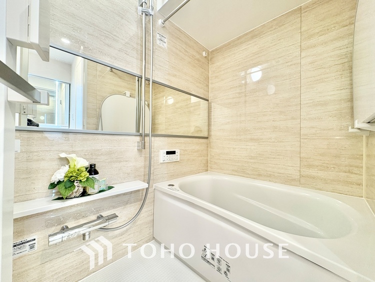 風呂 浴室は一日の疲れを癒す特別な空間。清潔感と快適性で心身ともにリフレッシュできます。