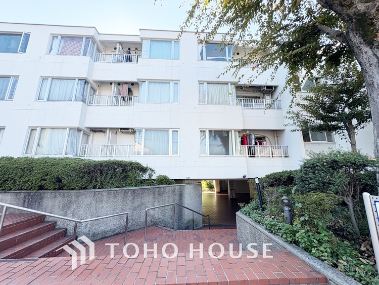 外観 【改装中】【LIVING】◆扉を◆開くとこの景色。家族の”おかえり”の声が聞こえてきそう。