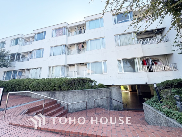 外観 【改装中】キッチンは家族の絆を育む大切な空間。シンプルで使い易いシステムキッチンで愉しく作る料理は愛情のある美味しいご馳走に。家族で使えるダイニングキッチンです。