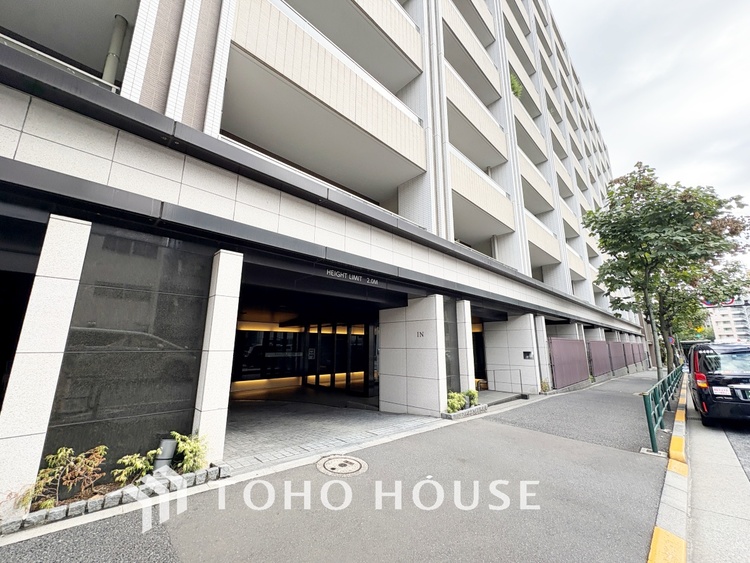 外観 ほんの少しのこだわり。ちょっとした色使いがその家がもつ雰囲気、趣（おもむき）を携え、暮らす家族や訪ねてくる友人・知人に新鮮な香りを運んできます。