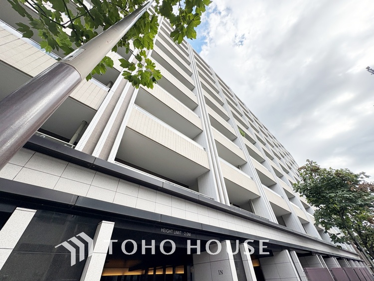 外観 ほんの少しのこだわり。ちょっとした色使いがその家がもつ雰囲気、趣（おもむき）を携え、暮らす家族や訪ねてくる友人・知人に新鮮な香りを運んできます。