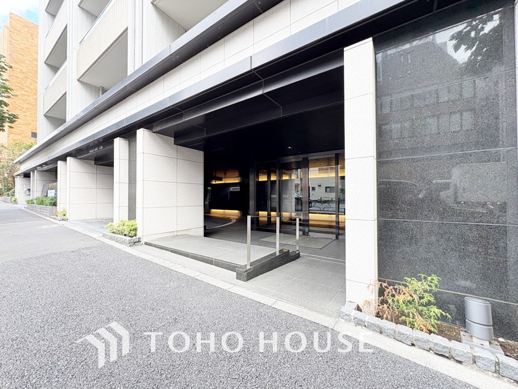 外観 ほんの少しのこだわり。ちょっとした色使いがその家がもつ雰囲気、趣（おもむき）を携え、暮らす家族や訪ねてくる友人・知人に新鮮な香りを運んできます。