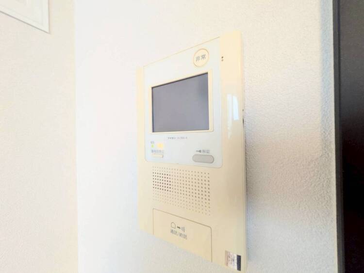 設備 誰が来てもわかる様にモニター付きインターホンを設置。