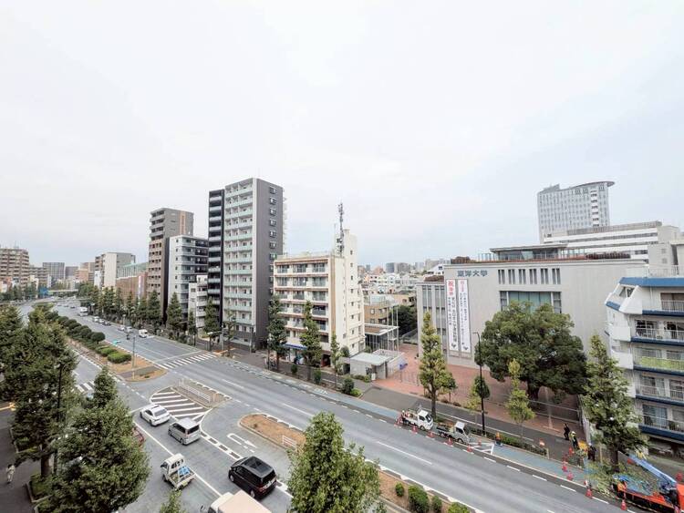 バルコニー 眺望や窓からの景色が良いと、家で過ごす時間も快適です。