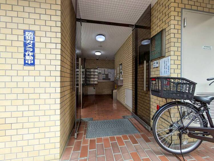 その他 上質感漂う玄関アプローチです。