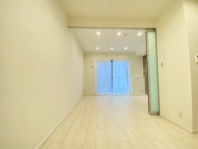 居間 シンプルな内装と偏り過ぎないデザインで統一しました。