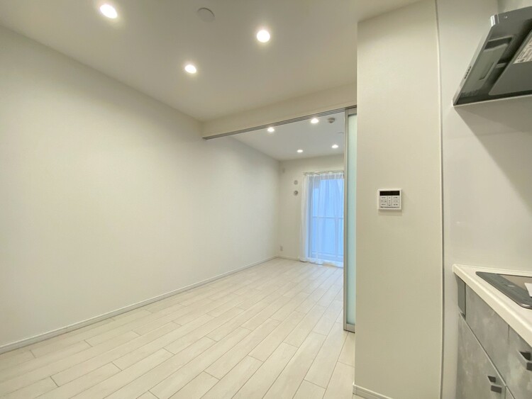 居間 落ち着いた雰囲気に包まれて、伸びやかな空間。