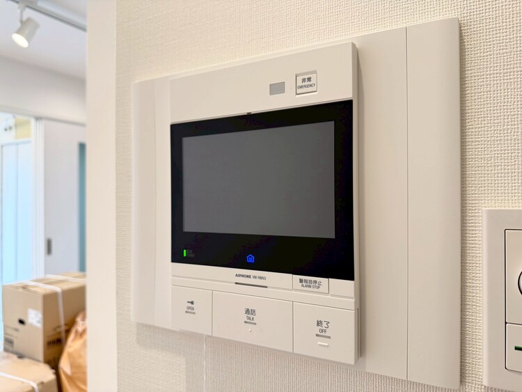設備 誰が来てもわかる様にモニター付きインターホンを設置。