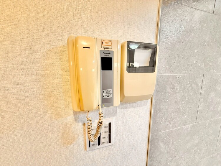 その他 誰が来てもわかる様にモニター付きインターホンを設置。