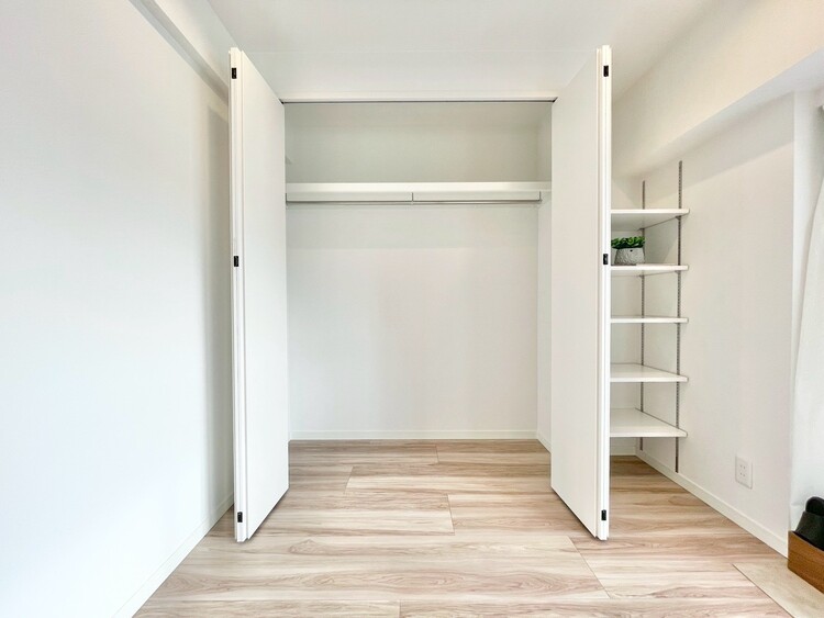 その他 収納スペースが付いていて、お部屋を広く使っていただけます。