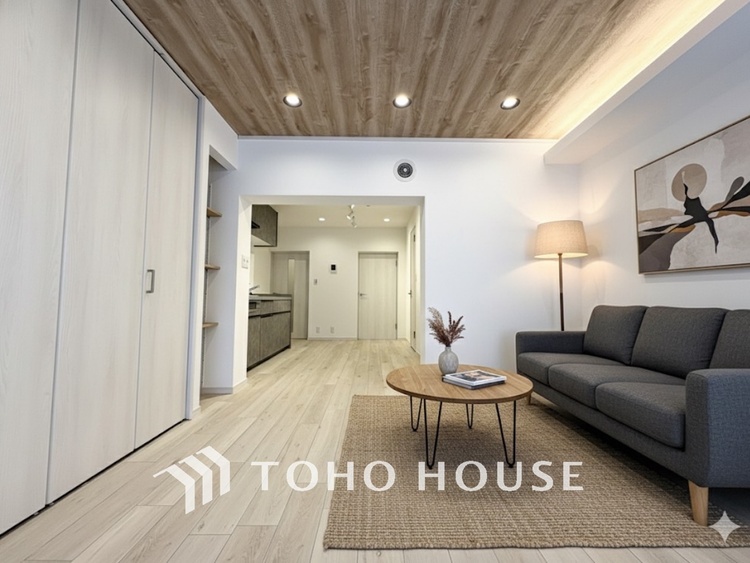 内装 【LIVING】◆煌びやか◆愛おしい家族との団欒の時間をより一層幸せなものに感じさせる煌びやかなLDK。輝かしい毎日が待っています。※この画像の家具の配置には、CGによる加工を施しております。