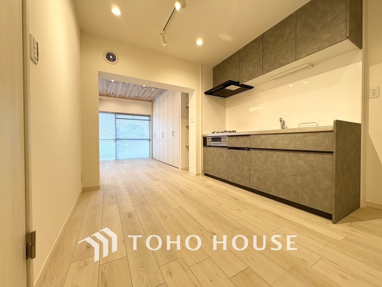 内装 【LIVING】◆陽光◆が差し込む。この開放的なLDKに家族の笑顔が集う。家族が一緒に過ごす空間は明るく、そして居心地よく。