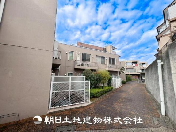 外観 【外観写真】時間のゆとりと空間、暖かな陽光がもたらす光と風を独占してください。新しい暮らしが始まります。