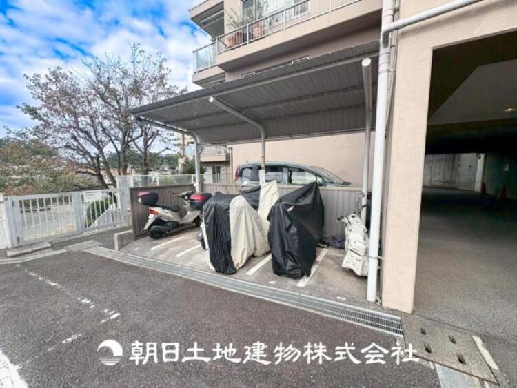 その他 【バイク置き場】あると便利な敷地内バイク置き場。