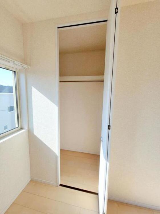 周辺 【居室クローゼット】
