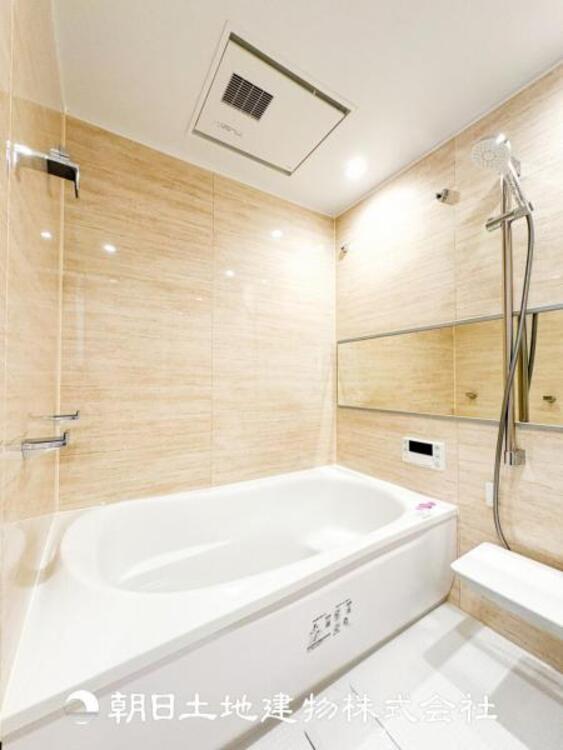 風呂 1日の疲れを癒すバスタイム。心地よいリラックスを叶える独立した美しい空間です。