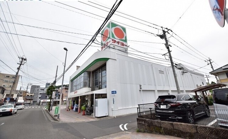 周辺 【タイヨー新上橋店】は、鹿児島市鷹師２丁目6番２号に位置する中ノ馬場通り近くのスーパーです。取扱品目は主に「生鮮食品・日配品・一般食品・日用雑貨・衣料品・お酒」です。駐車… 徒歩 約4分（約280m）