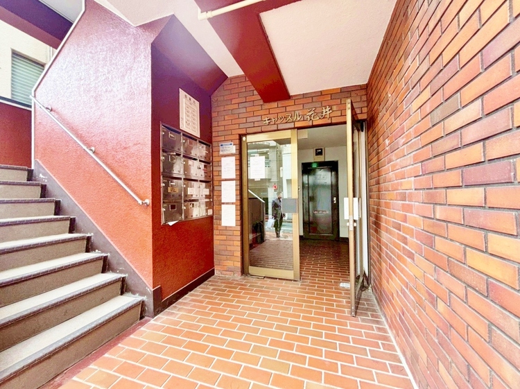 エントランス エントランスは、毎日の行き帰りで使う大事な空間です。