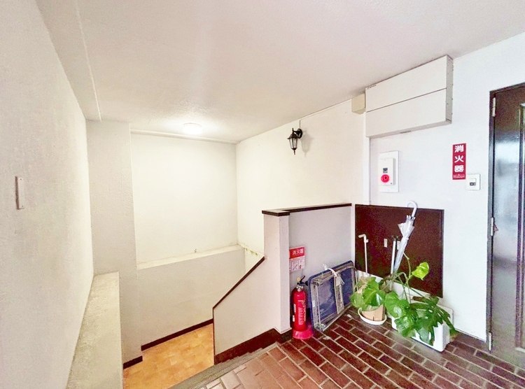 エントランス エントランス内部は、管理が行き届き清潔な共有スペースとなっています。