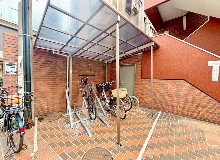 その他 きちんと整備された駐輪場。住む方の心遣いが感じられます。