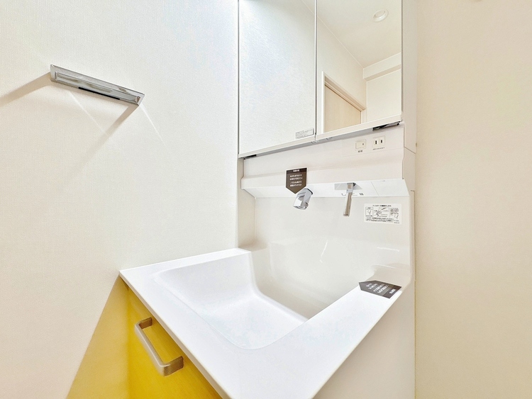 洗面 何かと物が増える場所だからこそ、スッキリと見映えの良い空間に。